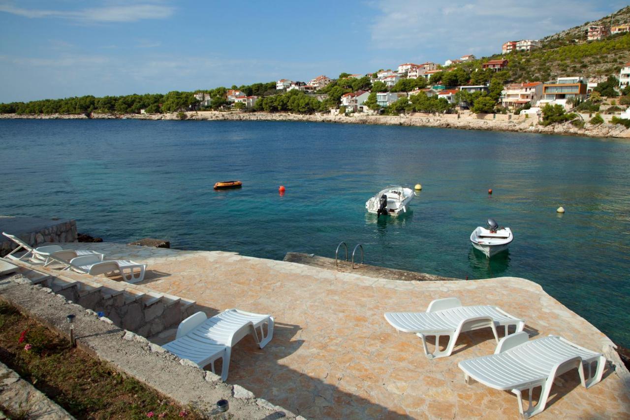 Apartments By The Sea Bilo, Primosten - 8364 Extérieur photo