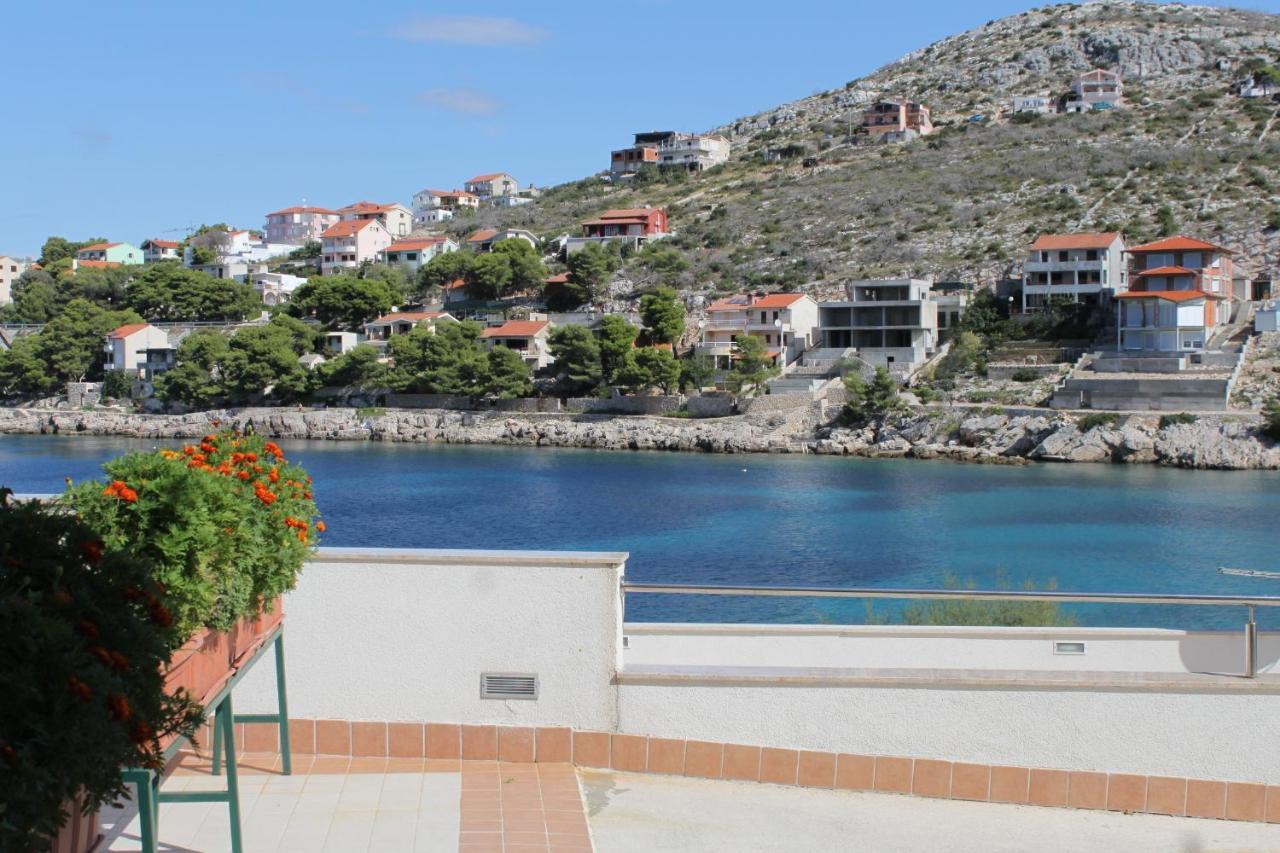 Apartments By The Sea Bilo, Primosten - 8364 Extérieur photo