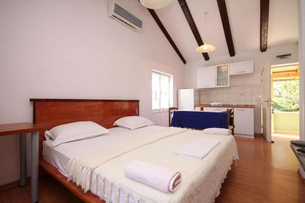 Apartments By The Sea Bilo, Primosten - 8364 Extérieur photo