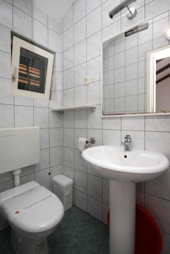 Apartments By The Sea Bilo, Primosten - 8364 Chambre photo